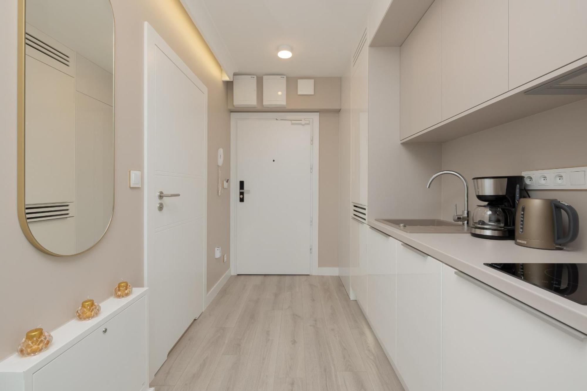 Royallux Apartment Waves Resort & Spa - Sea View From Balcony By Renters Prestige ミエンジズドロイェ エクステリア 写真