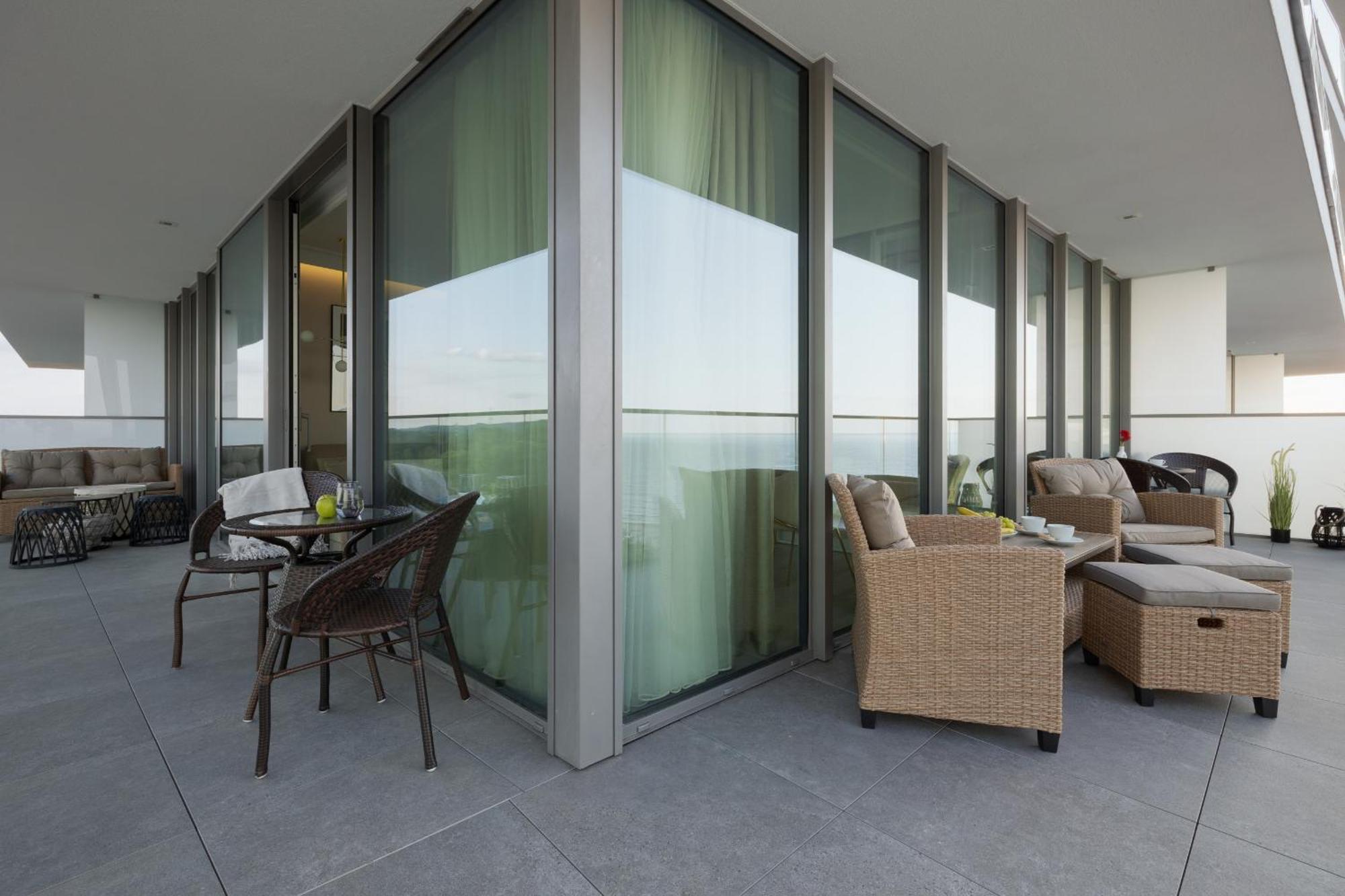 Royallux Apartment Waves Resort & Spa - Sea View From Balcony By Renters Prestige ミエンジズドロイェ エクステリア 写真