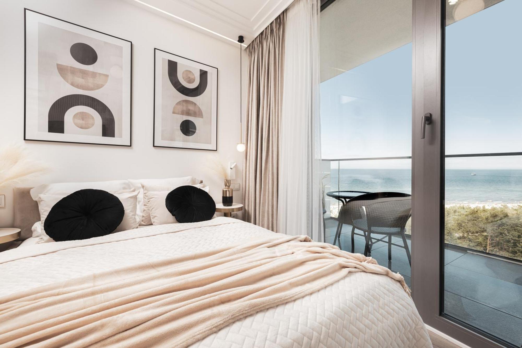 Royallux Apartment Waves Resort & Spa - Sea View From Balcony By Renters Prestige ミエンジズドロイェ エクステリア 写真