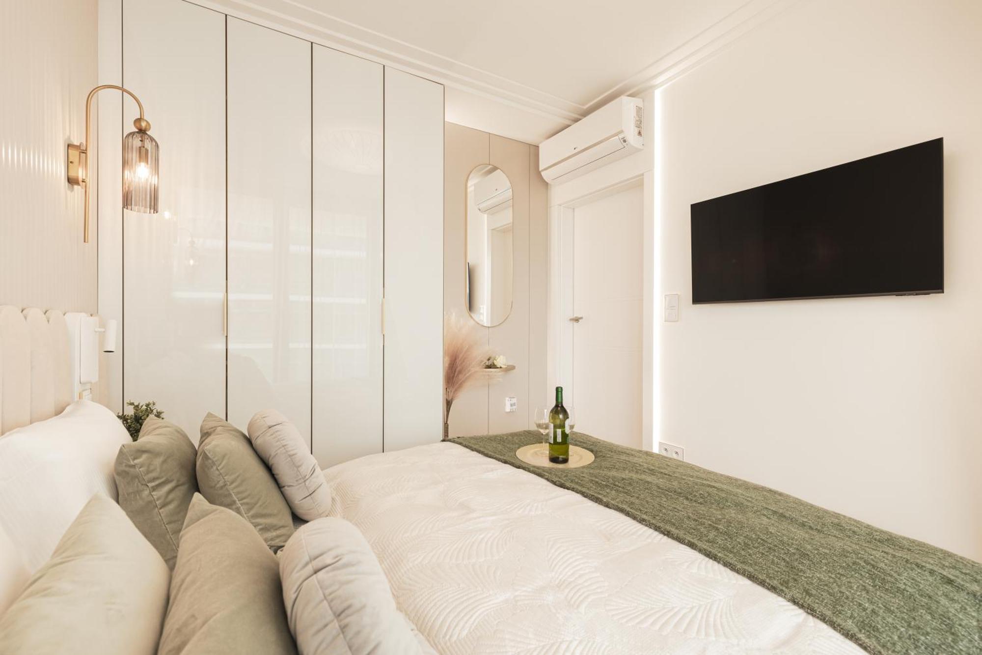 Royallux Apartment Waves Resort & Spa - Sea View From Balcony By Renters Prestige ミエンジズドロイェ エクステリア 写真
