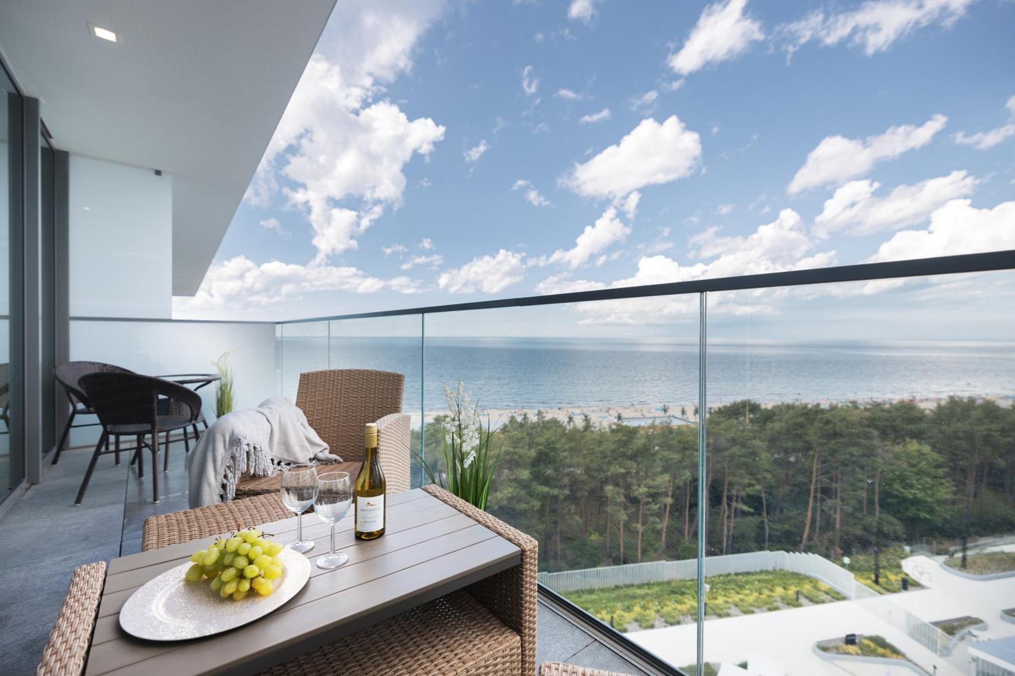 Royallux Apartment Waves Resort & Spa - Sea View From Balcony By Renters Prestige ミエンジズドロイェ エクステリア 写真